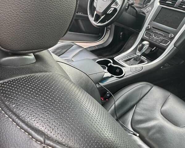 Білий Форд Мондео, об'ємом двигуна 2 л та пробігом 203 тис. км за 10300 $, фото 4 на Automoto.ua