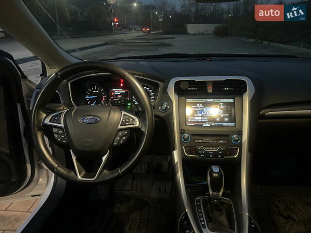 Білий Форд Мондео, об'ємом двигуна 2 л та пробігом 134 тис. км за 10200 $, фото 23 на Automoto.ua