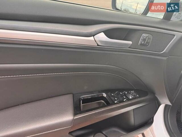 Білий Форд Мондео, об'ємом двигуна 2 л та пробігом 203 тис. км за 10300 $, фото 10 на Automoto.ua