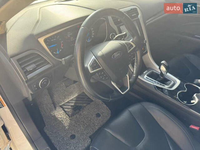 Белый Форд Мондео, объемом двигателя 2 л и пробегом 164 тыс. км за 14900 $, фото 18 на Automoto.ua