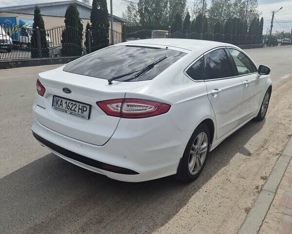 Белый Форд Мондео, объемом двигателя 2 л и пробегом 185 тыс. км за 12800 $, фото 3 на Automoto.ua