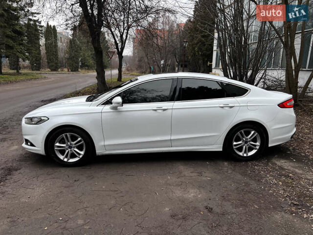 Белый Форд Мондео, объемом двигателя 2 л и пробегом 132 тыс. км за 10900 $, фото 4 на Automoto.ua