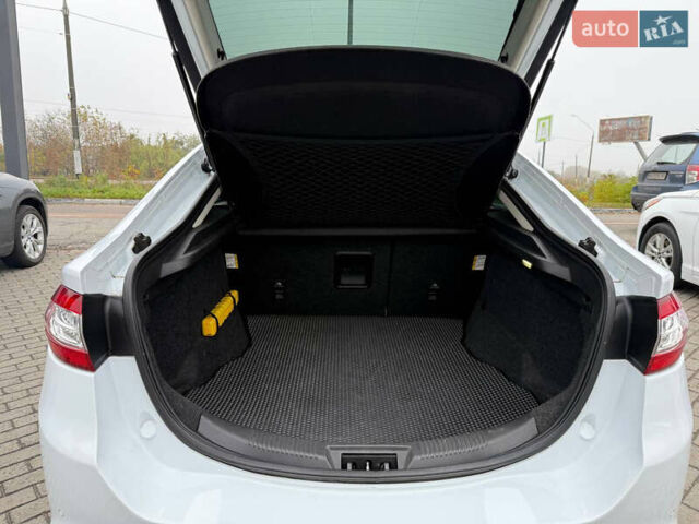 Белый Форд Мондео, объемом двигателя 2 л и пробегом 184 тыс. км за 11900 $, фото 21 на Automoto.ua