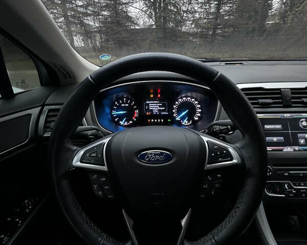 Белый Форд Мондео, объемом двигателя 2 л и пробегом 132 тыс. км за 10900 $, фото 8 на Automoto.ua