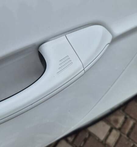 Белый Форд Мондео, объемом двигателя 2 л и пробегом 297 тыс. км за 9750 $, фото 43 на Automoto.ua