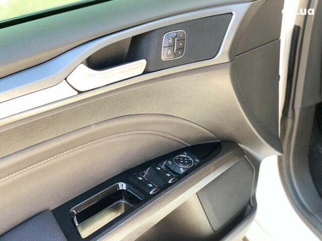 Белый Форд Мондео, объемом двигателя 2 л и пробегом 81 тыс. км за 14890 $, фото 20 на Automoto.ua