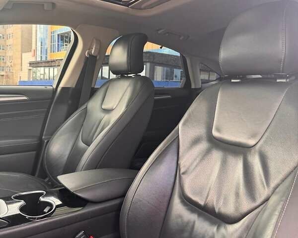 Білий Форд Мондео, об'ємом двигуна 2 л та пробігом 203 тис. км за 10300 $, фото 6 на Automoto.ua