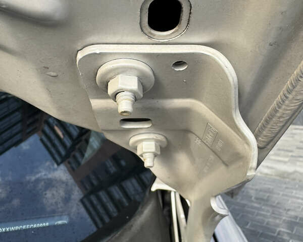 Белый Форд Мондео, объемом двигателя 2 л и пробегом 164 тыс. км за 14900 $, фото 45 на Automoto.ua