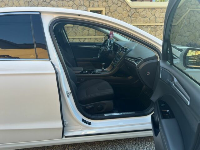 Білий Форд Мондео, об'ємом двигуна 2 л та пробігом 180 тис. км за 11600 $, фото 2 на Automoto.ua