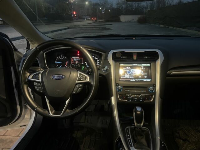 Білий Форд Мондео, об'ємом двигуна 2 л та пробігом 134 тис. км за 10200 $, фото 6 на Automoto.ua