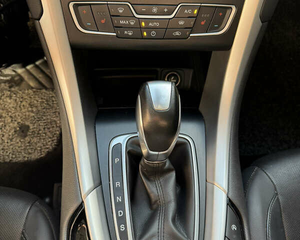 Белый Форд Мондео, объемом двигателя 2 л и пробегом 164 тыс. км за 14900 $, фото 24 на Automoto.ua