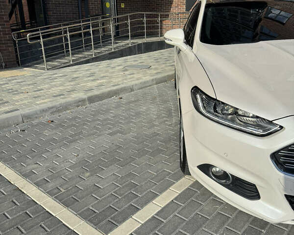 Белый Форд Мондео, объемом двигателя 2 л и пробегом 164 тыс. км за 14900 $, фото 3 на Automoto.ua