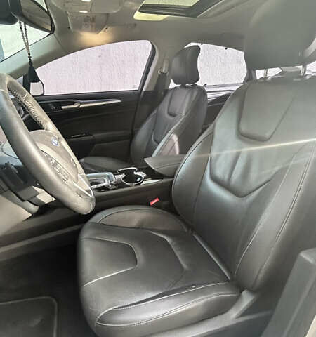 Белый Форд Мондео, объемом двигателя 2 л и пробегом 112 тыс. км за 13500 $, фото 11 на Automoto.ua