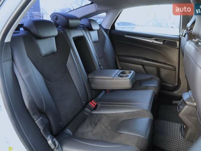 Білий Форд Мондео, об'ємом двигуна 2 л та пробігом 155 тис. км за 14500 $, фото 8 на Automoto.ua