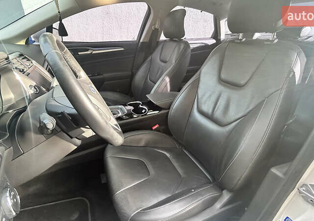 Белый Форд Мондео, объемом двигателя 2 л и пробегом 112 тыс. км за 13500 $, фото 12 на Automoto.ua