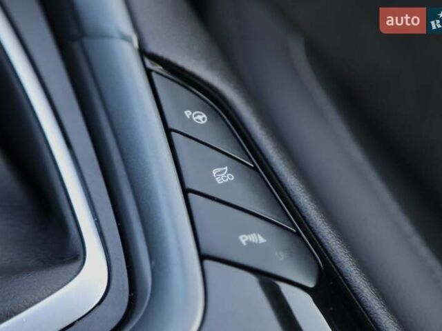 Білий Форд Мондео, об'ємом двигуна 2 л та пробігом 155 тис. км за 14500 $, фото 18 на Automoto.ua