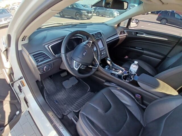 Білий Форд Мондео, об'ємом двигуна 2 л та пробігом 174 тис. км за 12000 $, фото 2 на Automoto.ua