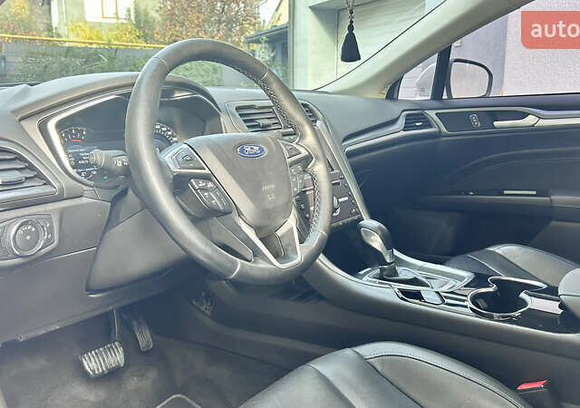 Белый Форд Мондео, объемом двигателя 2 л и пробегом 112 тыс. км за 13500 $, фото 6 на Automoto.ua