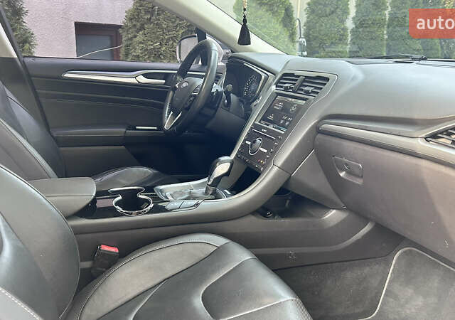 Белый Форд Мондео, объемом двигателя 2 л и пробегом 112 тыс. км за 13500 $, фото 8 на Automoto.ua