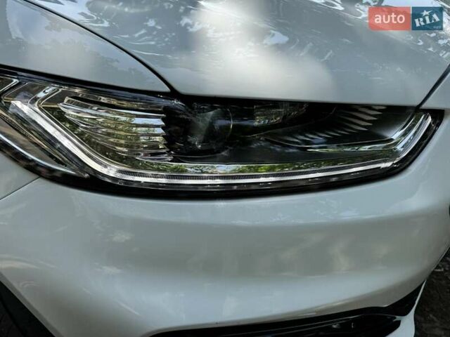 Белый Форд Мондео, объемом двигателя 2 л и пробегом 55 тыс. км за 22800 $, фото 3 на Automoto.ua