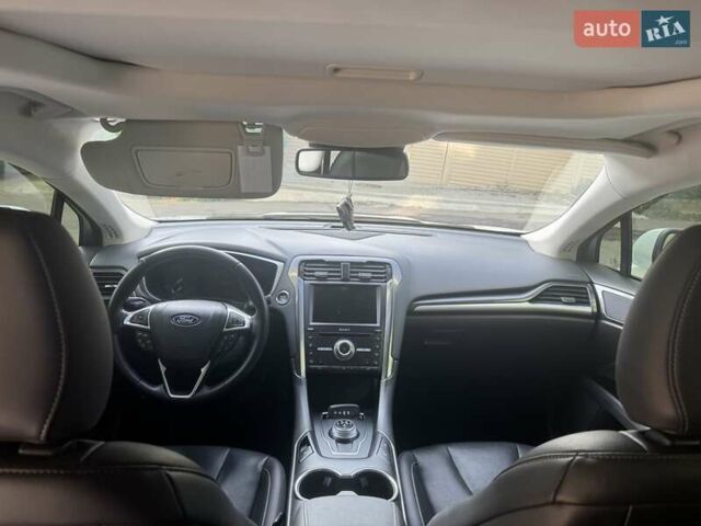 Белый Форд Мондео, объемом двигателя 2 л и пробегом 55 тыс. км за 22800 $, фото 10 на Automoto.ua