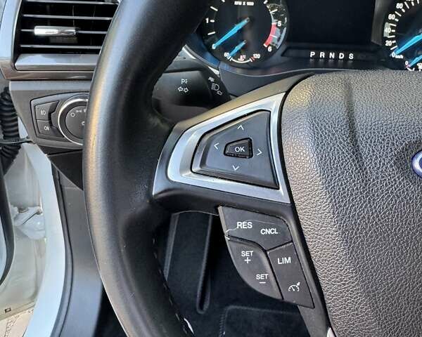 Белый Форд Мондео, объемом двигателя 2 л и пробегом 55 тыс. км за 22800 $, фото 14 на Automoto.ua