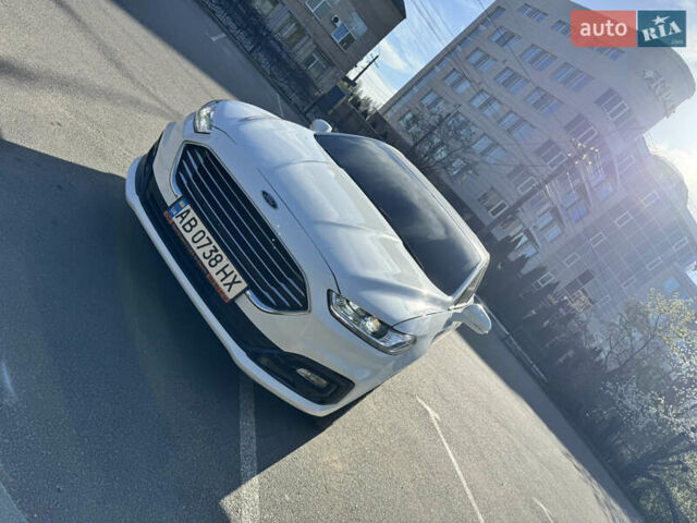 Білий Форд Мондео, об'ємом двигуна 2 л та пробігом 77 тис. км за 17999 $, фото 1 на Automoto.ua