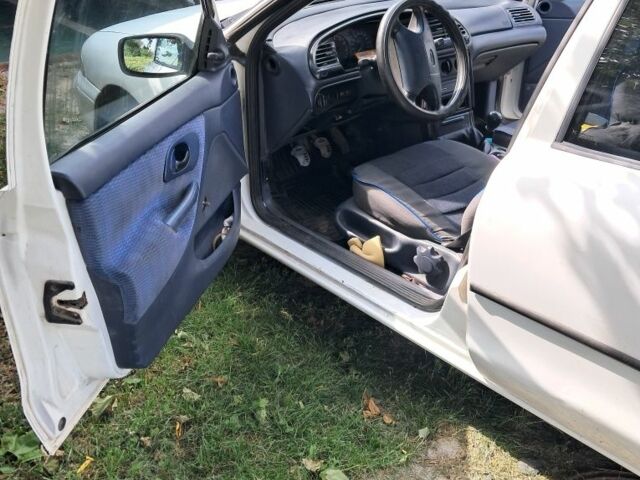 Белый Форд Мондео, объемом двигателя 1.8 л и пробегом 20 тыс. км за 1500 $, фото 3 на Automoto.ua