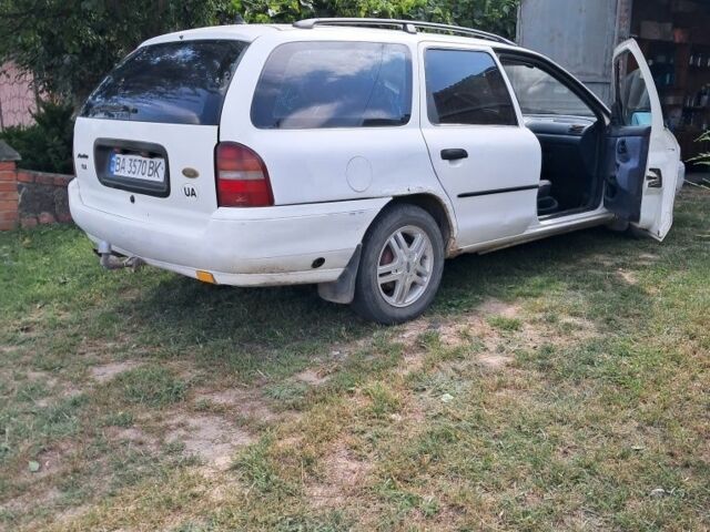 Белый Форд Мондео, объемом двигателя 1.8 л и пробегом 20 тыс. км за 1500 $, фото 2 на Automoto.ua