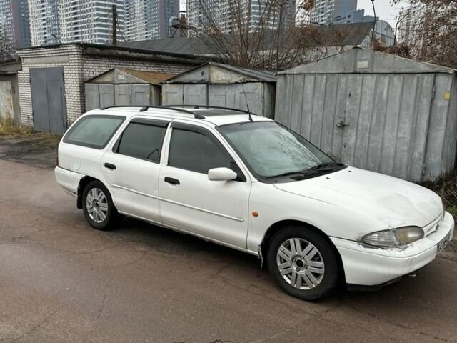 Белый Форд Мондео, объемом двигателя 1.6 л и пробегом 410 тыс. км за 1200 $, фото 1 на Automoto.ua