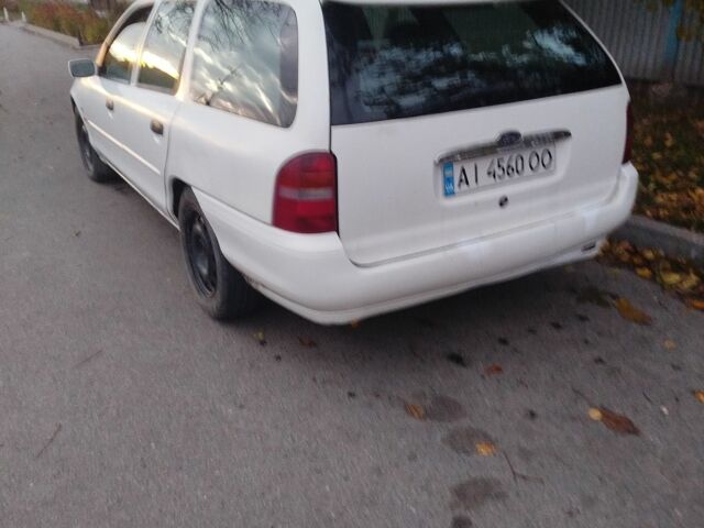 Форд Мондео 1997 в Гайсине на Automoto.ua Белый Форд Мондео, объемом двигателя 2.5 л и пробегом 200 тыс. км за 2100 $, фото 4 на Automoto.ua