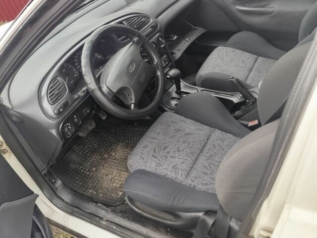 Форд Мондео 1997 в Гайсине на Automoto.ua Белый Форд Мондео, объемом двигателя 2.5 л и пробегом 200 тыс. км за 2100 $, фото 7 на Automoto.ua