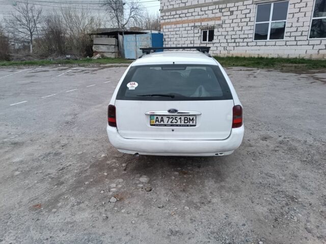 Белый Форд Мондео, объемом двигателя 1.8 л и пробегом 400 тыс. км за 500 $, фото 1 на Automoto.ua