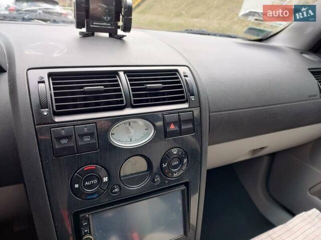 Белый Форд Мондео, объемом двигателя 2 л и пробегом 320 тыс. км за 5800 $, фото 2 на Automoto.ua