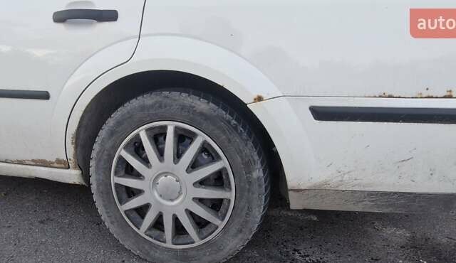 Форд Мондео 2004 в Черткове на Automoto.ua Белый Форд Мондео, объемом двигателя 1.8 л и пробегом 304 тыс. км за 3800 $, фото 7 на Automoto.ua
