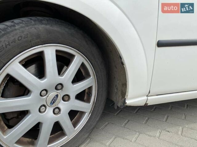 Белый Форд Мондео, объемом двигателя 2 л и пробегом 300 тыс. км за 4200 $, фото 13 на Automoto.ua