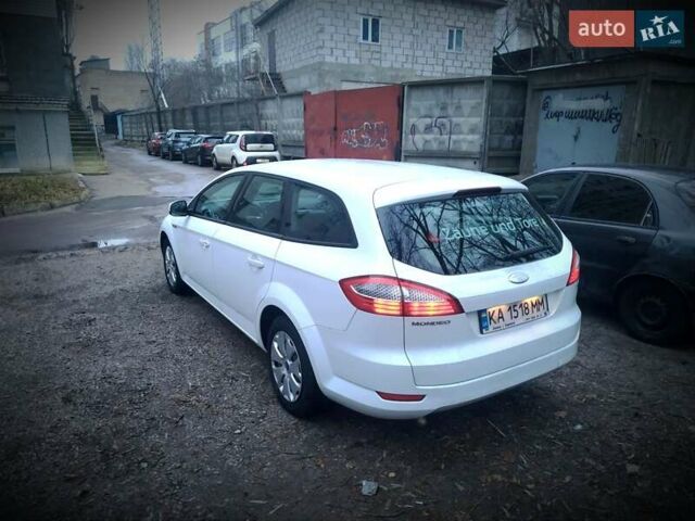 Белый Форд Мондео, объемом двигателя 2 л и пробегом 307 тыс. км за 7100 $, фото 9 на Automoto.ua