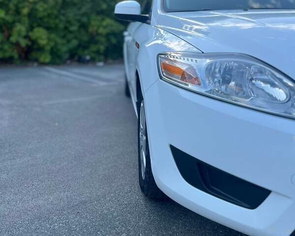 Білий Форд Мондео, об'ємом двигуна 2 л та пробігом 314 тис. км за 6900 $, фото 13 на Automoto.ua