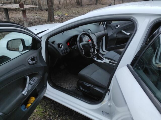 Форд Мондео 2008 в Днепре (Днепропетровске) на Automoto.ua Белый Форд Мондео, объемом двигателя 2 л и пробегом 386 тыс. км за 5700 $, фото 8 на Automoto.ua