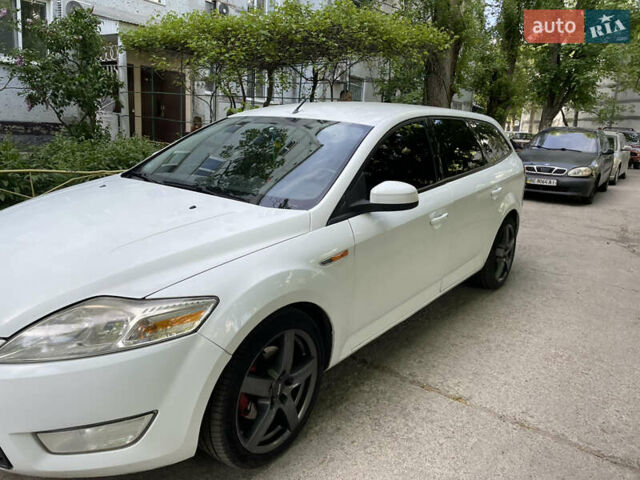 Білий Форд Мондео, об'ємом двигуна 1.8 л та пробігом 315 тис. км за 7200 $, фото 5 на Automoto.ua