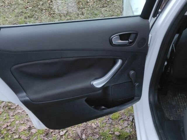 Форд Мондео 2008 в Днепре (Днепропетровске) на Automoto.ua Белый Форд Мондео, объемом двигателя 2 л и пробегом 386 тыс. км за 5700 $, фото 14 на Automoto.ua