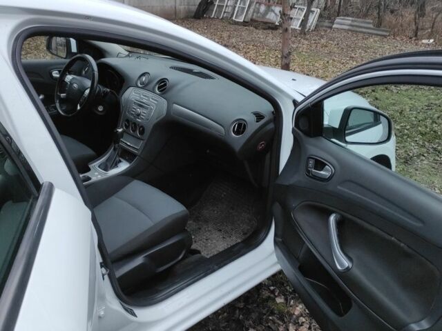 Форд Мондео 2008 в Днепре (Днепропетровске) на Automoto.ua Белый Форд Мондео, объемом двигателя 2 л и пробегом 386 тыс. км за 5700 $, фото 16 на Automoto.ua