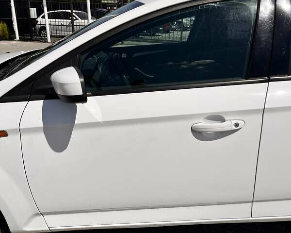 Білий Форд Мондео, об'ємом двигуна 2 л та пробігом 355 тис. км за 6300 $, фото 7 на Automoto.ua