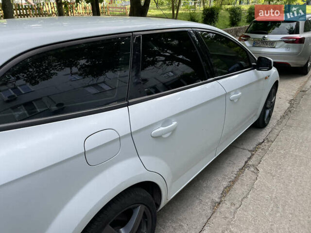 Білий Форд Мондео, об'ємом двигуна 1.8 л та пробігом 315 тис. км за 7200 $, фото 2 на Automoto.ua