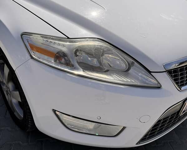 Білий Форд Мондео, об'ємом двигуна 2 л та пробігом 355 тис. км за 6300 $, фото 11 на Automoto.ua