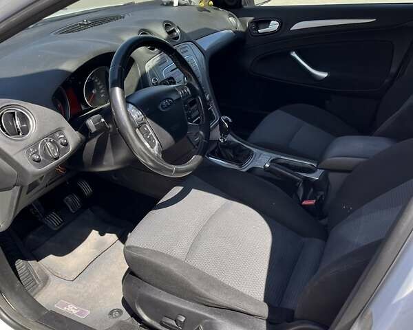 Білий Форд Мондео, об'ємом двигуна 2 л та пробігом 355 тис. км за 6300 $, фото 23 на Automoto.ua