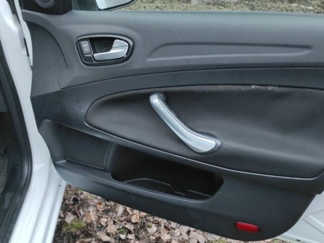 Форд Мондео 2008 в Днепре (Днепропетровске) на Automoto.ua Белый Форд Мондео, объемом двигателя 2 л и пробегом 386 тыс. км за 5700 $, фото 12 на Automoto.ua