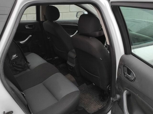 Форд Мондео 2008 в Днепре (Днепропетровске) на Automoto.ua Белый Форд Мондео, объемом двигателя 2 л и пробегом 386 тыс. км за 5700 $, фото 11 на Automoto.ua