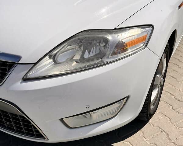 Білий Форд Мондео, об'ємом двигуна 2 л та пробігом 355 тис. км за 6300 $, фото 9 на Automoto.ua