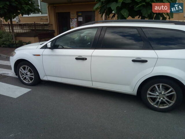 Белый Форд Мондео, объемом двигателя 0 л и пробегом 311 тыс. км за 5700 $, фото 4 на Automoto.ua